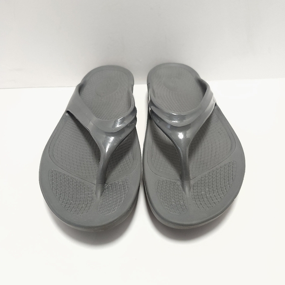 OOFOS OOLALA Womens Sandals Flip Flops Size 11 Grey - Picture 2 of 6